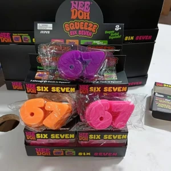 NeeDoh 67 TPR Nummer Squishy Legetøj, Blød Klembar Sensorisk Stressbold, Kreativ Anti-Stress Fidget Legetøj [Pink] (1 stk)