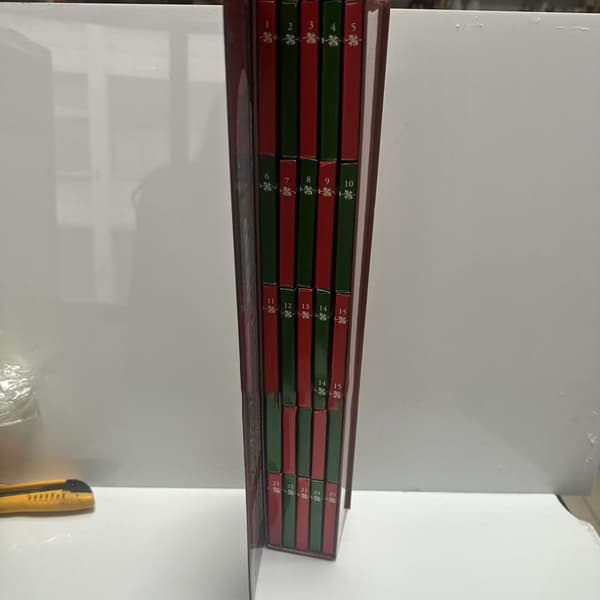 Mini Bokpynt Adventskalender 2026 Julekalender med 24 Bøker Brun Brun brown
