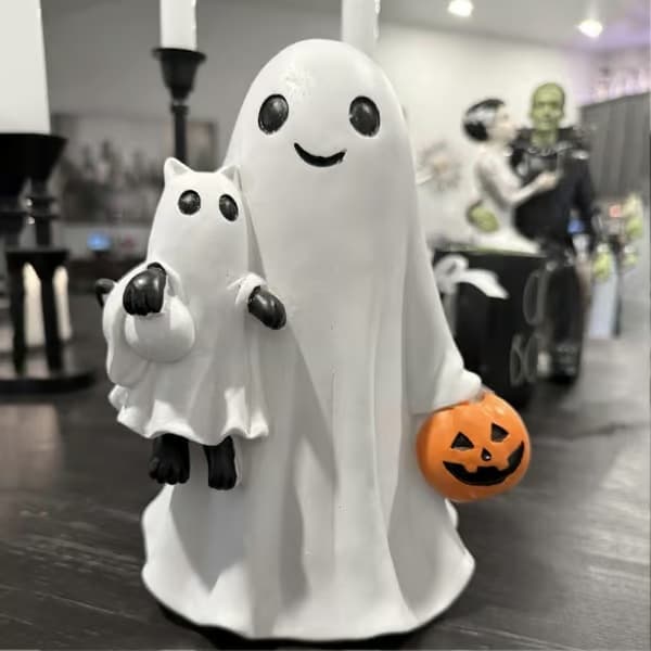 Söta Halloween-spöken i harts, nio landskapsprydnader i harts