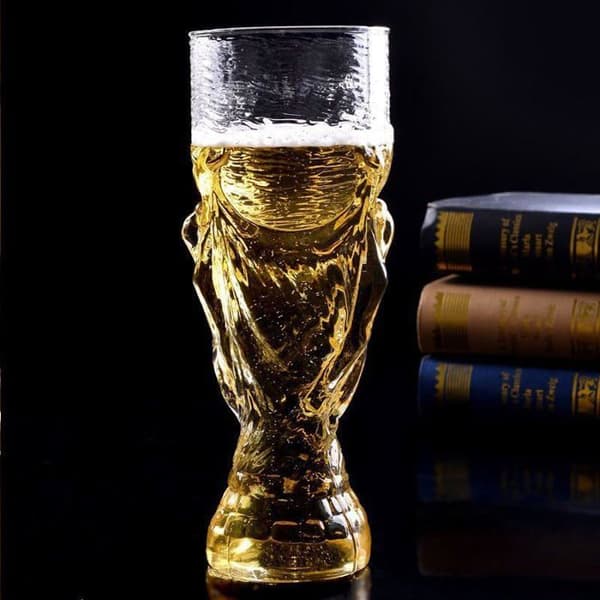 Världscupölglas, designade som en fotbollstrofée (850ML)
