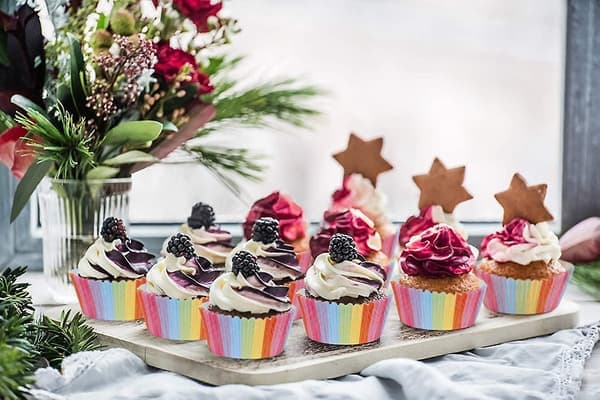 Pakke med 200 Regnbue Papir Cupcake Forme