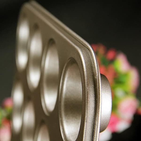 Stor 12-hulls non-stick metall miniform og cupcakeform, 35 x 27 cm - LaPetiteCaverne