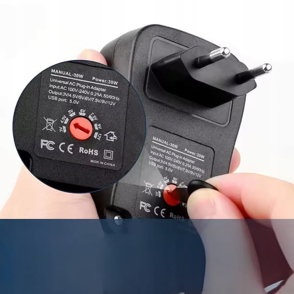 Universal Strømforsyning 30W – Justerbar Spænding 3–12V | 1.2A | 8 Stik inkl. Micro USB, LED | USB | EU-Stik