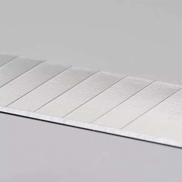 Tapetknivsett Aluminium 18Mm – Ergonomisk Grep | 10 Ekstra Blader | Solid Konstruksjon