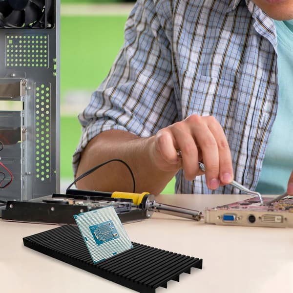 Antistatisk ESD-Bakke til Skruer 3.5-4Mm – 150 Huller | ABS Materiale | til PCB Opbevaring