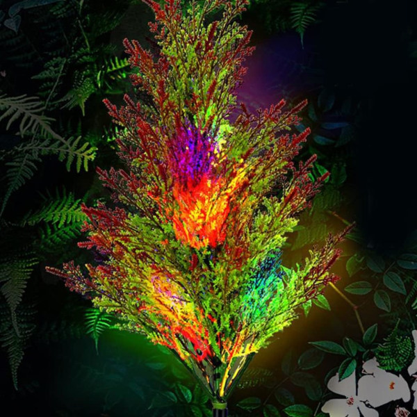 2 kpl Solar Christmas Garden Lights Monivärisiä joulukuusivariaatioita ulkopuutarhan päiväpatiolle