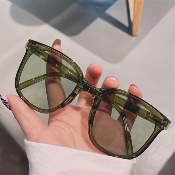 Nye kunst retro solbriller sammenleggbare solbriller UV-beskyttelse gave med høykvalitets brilleetui (2-pakning, svart, grønn)