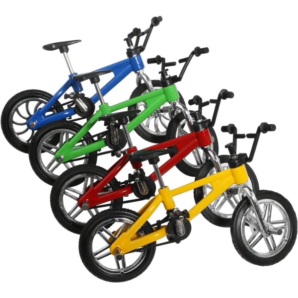 4 mini legeret cykellegetøjsmodeller, kagepynt