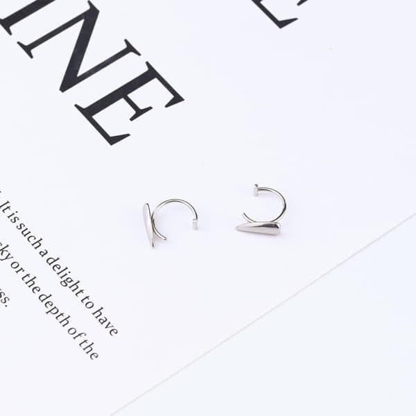 Falsk læbering uden piercing, justerbare vampyrtænder, tilbehør til temafester og karnevaler, unisex, sølv Silver