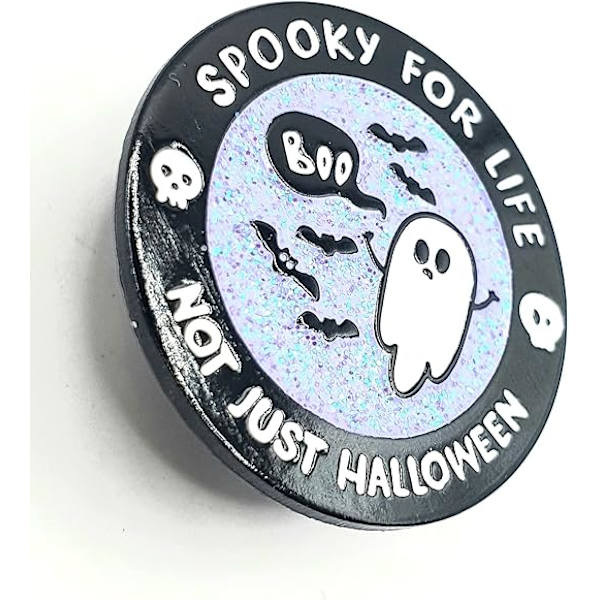 Spooky For Life, ei vain Halloween, söpö aave metallinen emali Boo -rintamerkki
