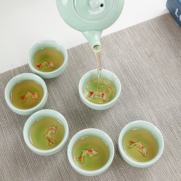 Celadon Fisk Te sæt - 1 Tekande med 6 kopper, Perfekt gave til hjem og forretning, Elegant keramisk te sæt