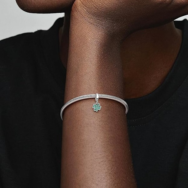 Kløverformede charms