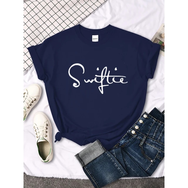 Swiftie Retro Y2K Sjov Print T-Shirt Kvinde Sommer Mode Tee Top Sport Casual Tops Tøj Gade Personlighed T-Shirt Dark Blue XL