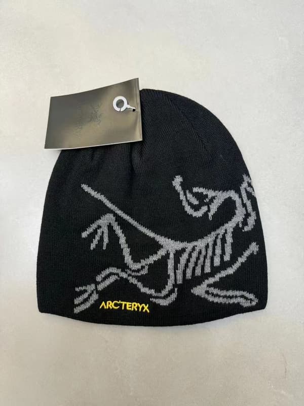 Arc'TERYX Vinter Varm Mössa Stickad Stretchmössa Gul Logotyp för Män och Kvinnor 55-60 cm