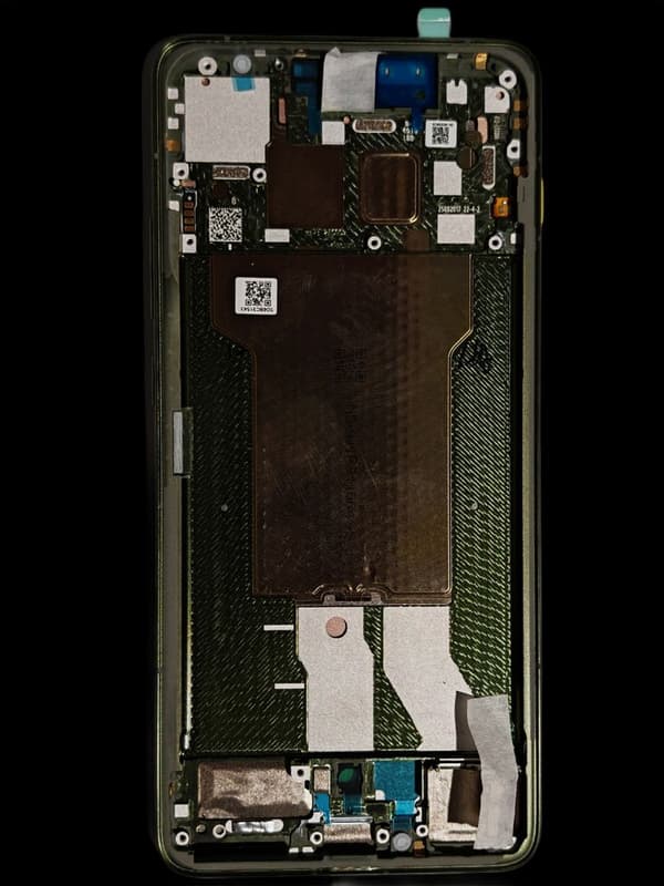 Motorola Edge 70 Display - Bronze Green