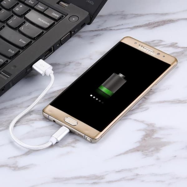 SiGN Kort USB-C-kabel i Nylontyg 5V, 3A, 20 cm - Silver Svart