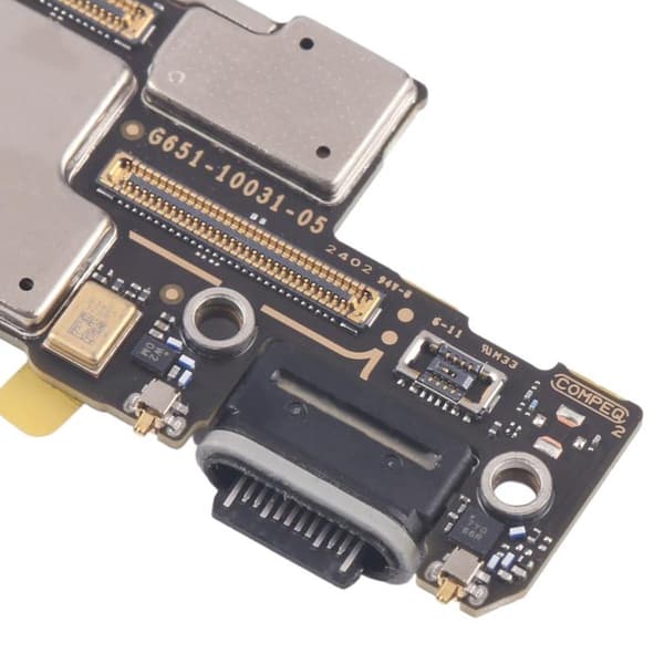 Google Pixel 9 Charging Port