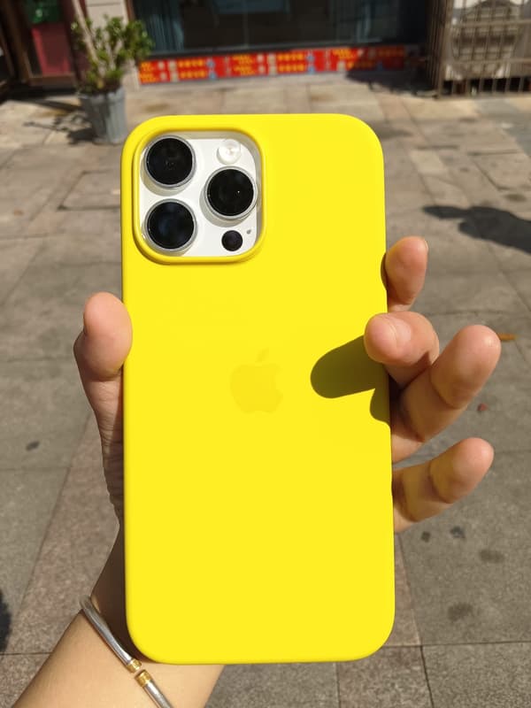 iPhone 14 Flytande Silikon Mobilskal Silikon Lemonad