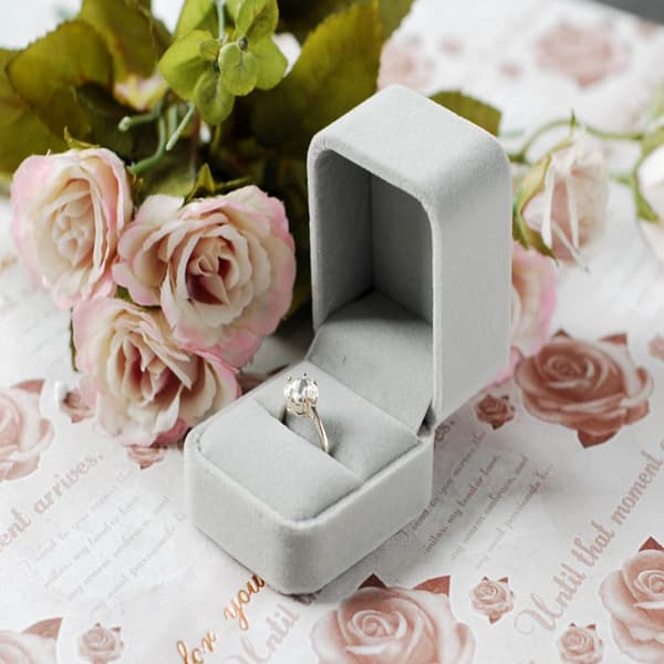 Box Ring Velvet SVART Black