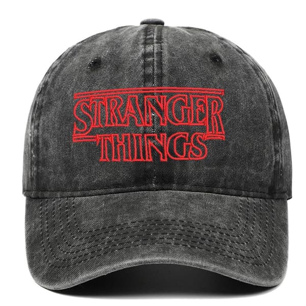 Stranger Things -kirjailtu kirjain baseball-lippis