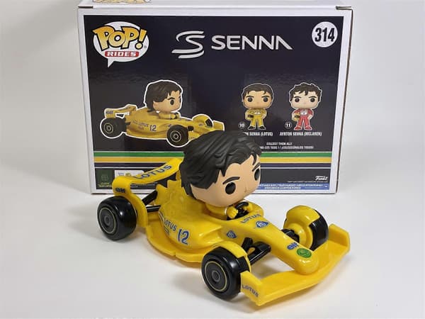 Ayrton Senna ja Lotus Car Formula 1 Pop Rides 314 9cm
