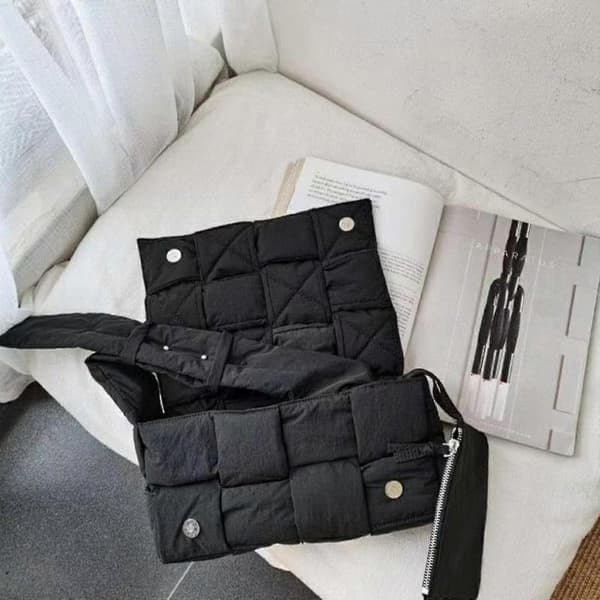 Puffervävd Väska Dam Vadderade Designer Crossbody Väskor Vävd Handväska Dun Axelväskor Black