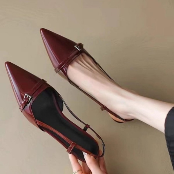 Fransk vinrød spiss patent skinn mellomhæl sandaler dame retro hul bak stram hæl 2025 sommer ny Burgundy 35