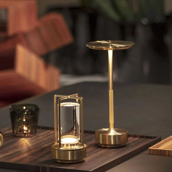 Laderbar Bordlampe, Dimmerbar, Vanntett, Metall, USB-Lading, 4 Lysstyrkenivåer Silver