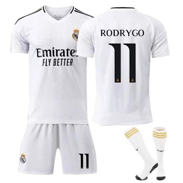 2425 Real Madrid fotballdrakt Rodrigo draktsett med sokker 18(100-110cm)