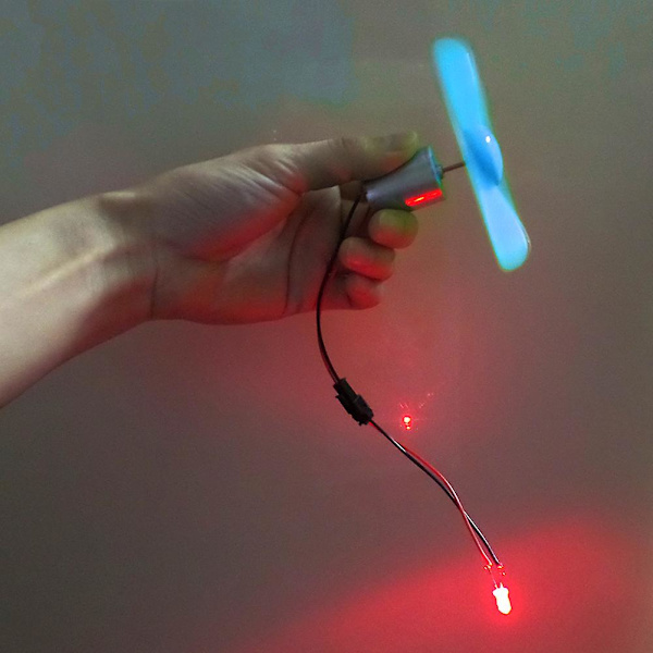 DIY-sarjat 6-9V Tuuliturbiini Mikro Moottori/ Mini Sininen Lehti Siipi/ Diodit/ Kaapelit