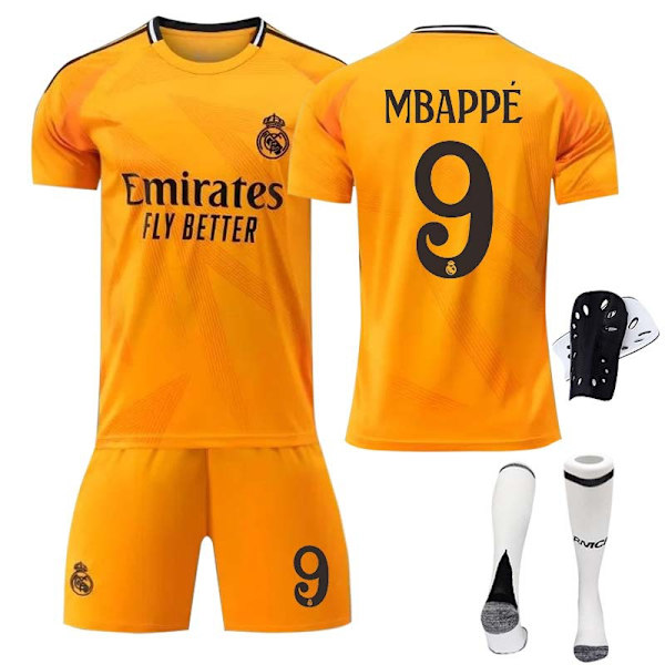 2425 Real Madrid borta fotbollströja Mbappe tröja med strumpor+Skyddsutrustning 18(100-110cm)