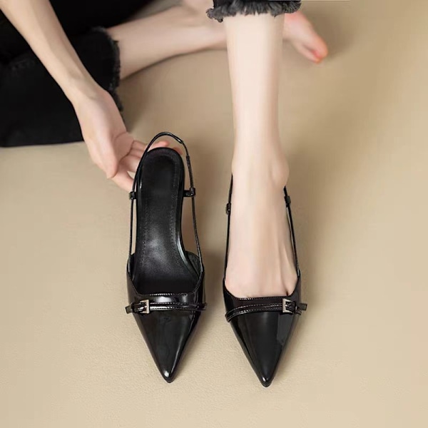 Fransk vinrød spiss patent skinn mellomhæl sandaler dame retro hul bak stram hæl 2025 sommer ny Black 37