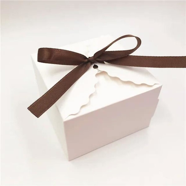 Premium Bagerikasser: Elegant og Holdbar Kageemballage - Flerfarvede Muligheder