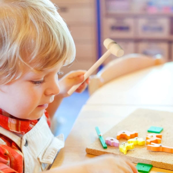 22 bitar mini trähammare Mallet bultande leksak Pedagogisk leksak för flickor, brytbar choklad He Wood color