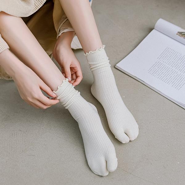 1 par unisex enkla bekväma tvåtåsstrumpor Tabi-strumpor Beige