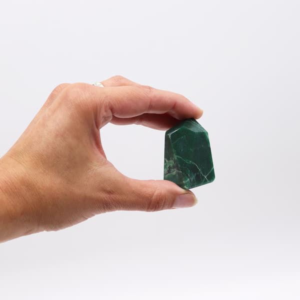 Ädelstensspetsar i Bulk (0.5KG) - Indisk Jade (ca 8 stycken)