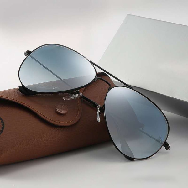 Ray Ban 3025 112/19 Aviator -kultakehykset vihreillä peililinsseillä -KOOT (1)