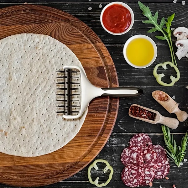 Pizza-reikäleikkuri, pizzataikinarulla, pizzaleikkuri, kakulle, piirakalle, leivälle, leivonnaiselle, leivontatyökalut