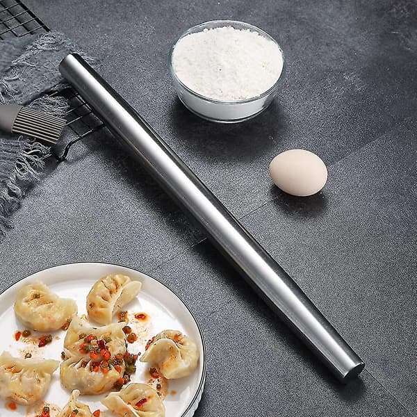 Kjevle i rustfritt stål med matt finish for baking av pizzabunn, paier og kaker