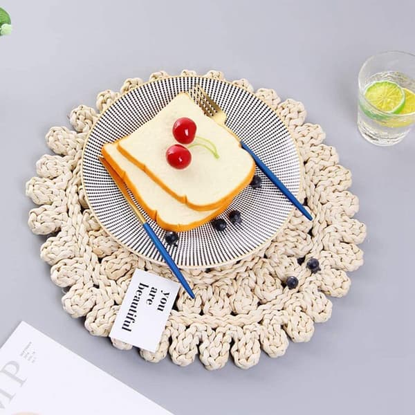 Set of 2 Straw Braided Placemats, Table Mats, Non-slip Corn Husk Mats - 38 cm