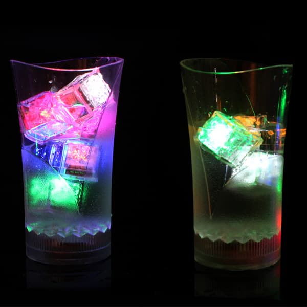 12 STK LED-iskuber Flydende induktion Elektroniske komponenter Farverigt glitter Glødende blinkende iskuber