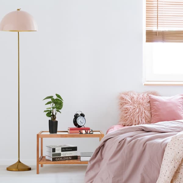 Valnøtt sofabord med glassplate, 2 hyller