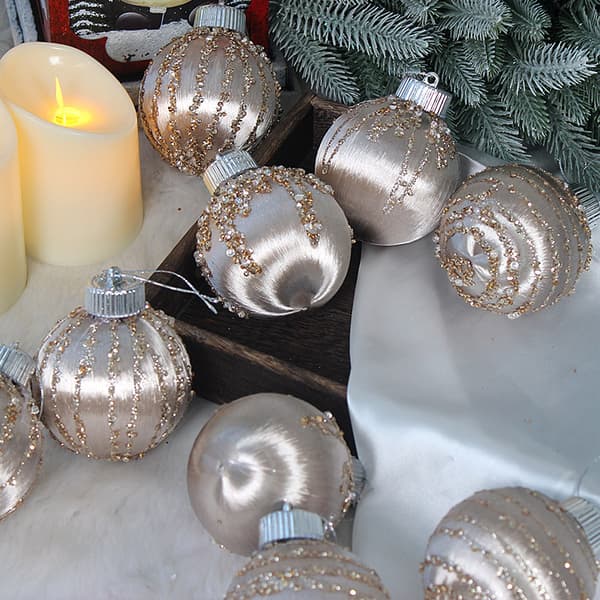 9 st Julkulor 8CM Silkekulor Ornament (Vit)
