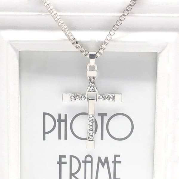 Snabb & Rasande Dominic Toretto Kors Halsband