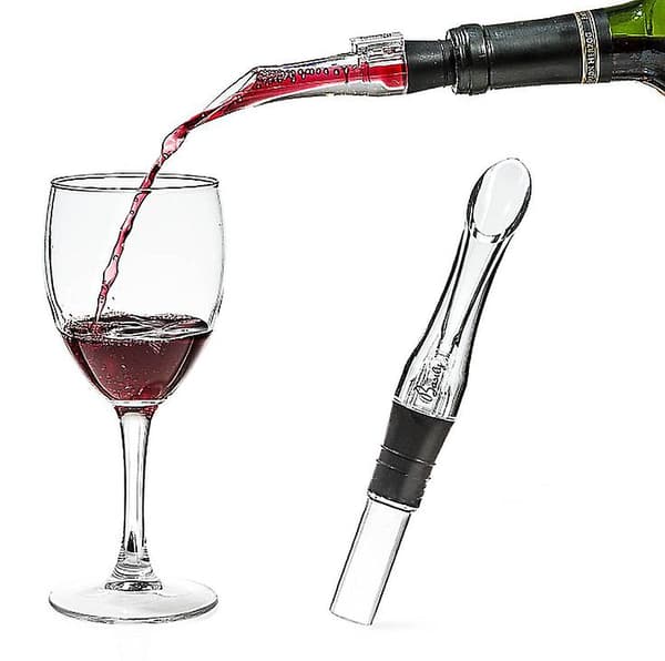 Vinrød vinkaraffel med antidrypp og rett tut