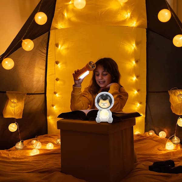 Cute Spaceman LED Lamp USB Lamp Cat Shaped Astronaut Table Lamp Small Day & Night Decoration for Desk