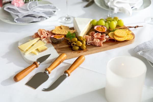 Orrefors Jernverk Ostebakke med tre knive 1370