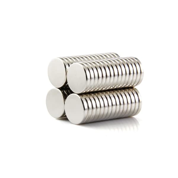 20 supermagneter, små, men kraftige. Silver silver