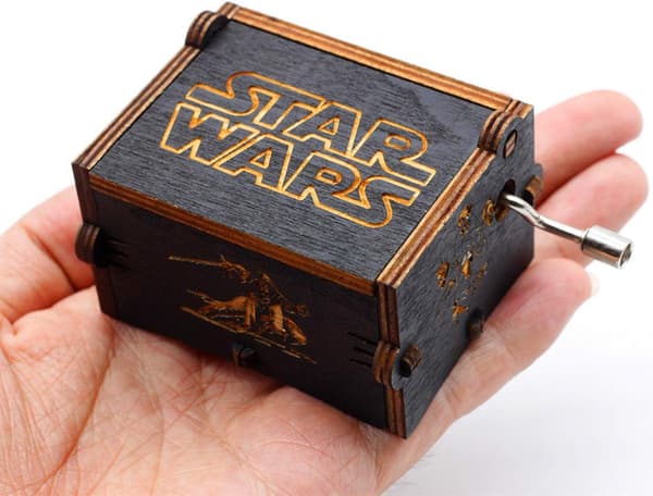 Sort træ-spilledåse Star Wars, antik håndskåret håndsvinget træ