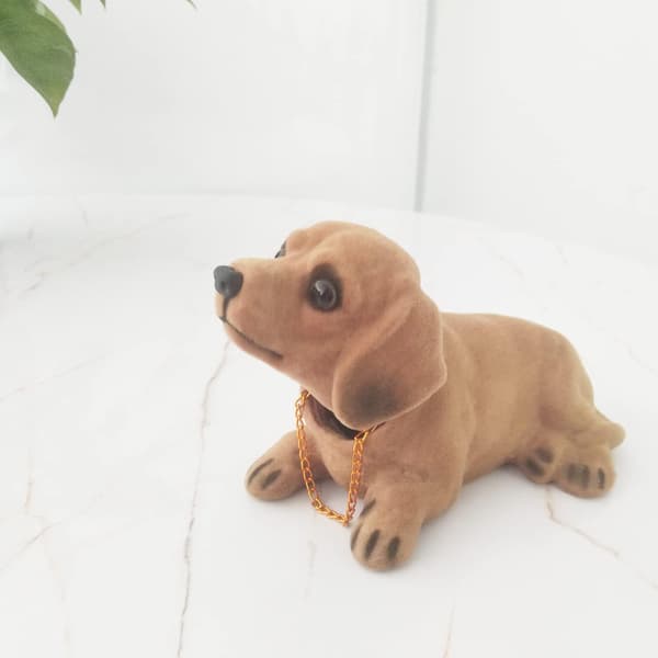 Bobblehead-ornamenter, harpiksfigurer, hundeornamenter til dashbordet